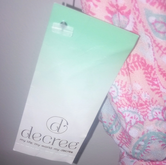 Decree Women's Paisley Folksy Peach Fully Lined Shortall With Wrap Top W… - Picture 3 of 11